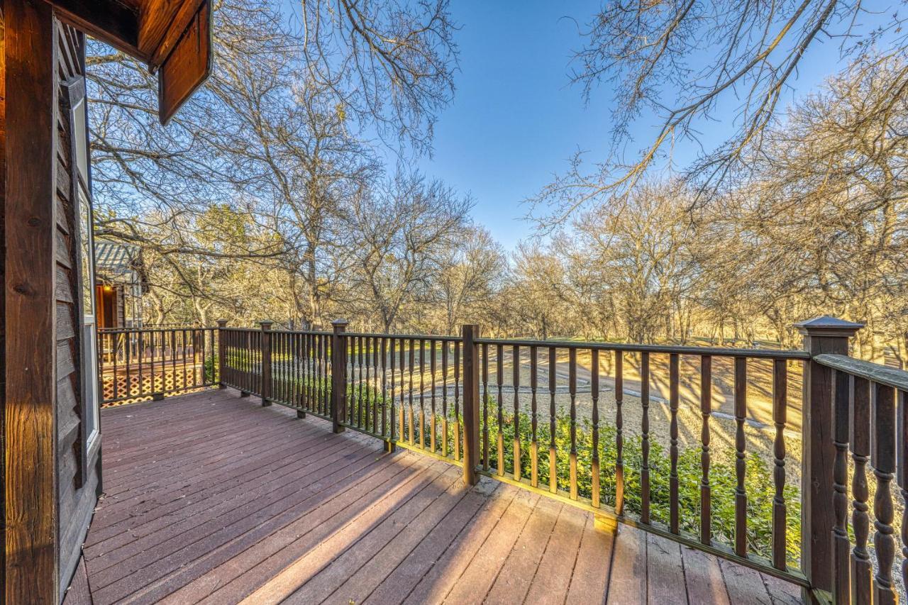 The Pecan @ Mendelbaum Winery Guest Cabins Villa Fredericksburg Exterior photo