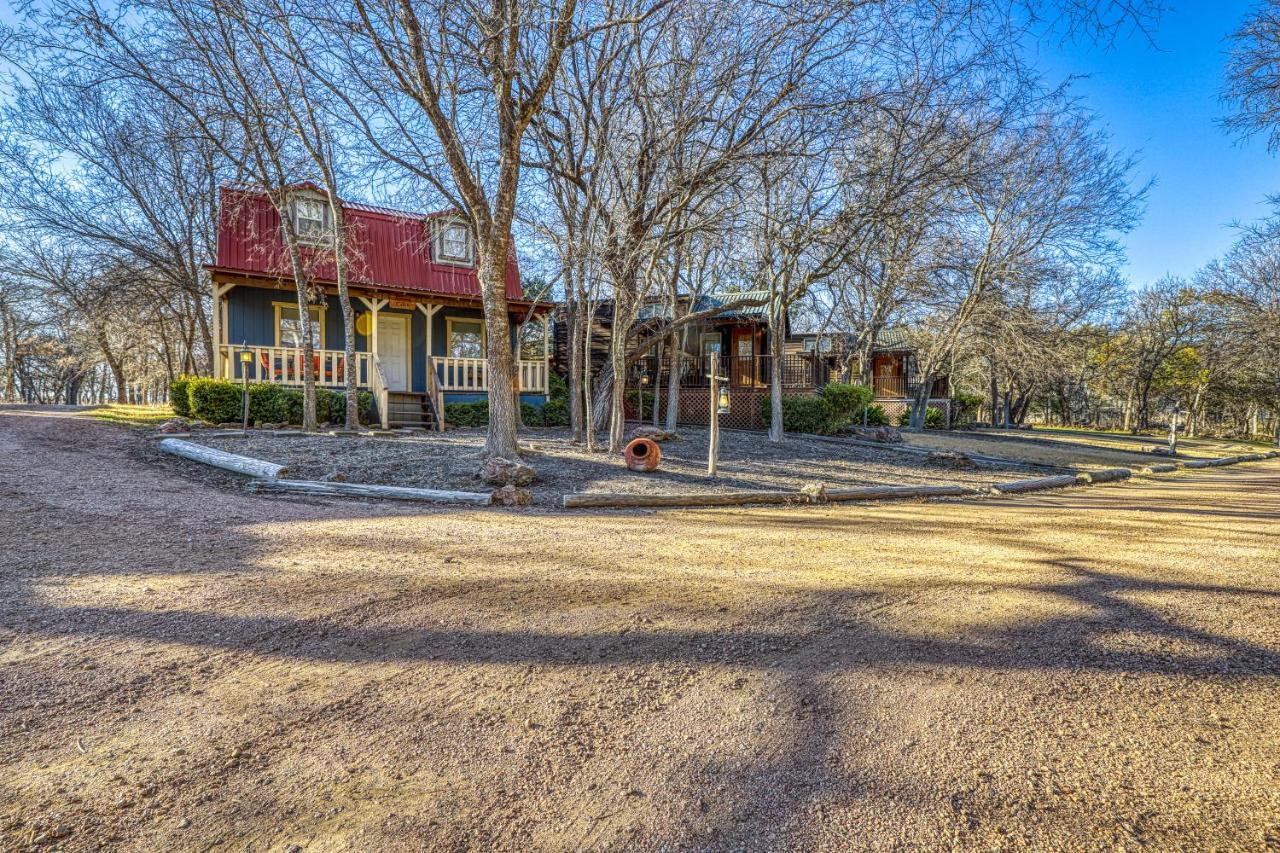 The Pecan @ Mendelbaum Winery Guest Cabins Villa Fredericksburg Exterior photo