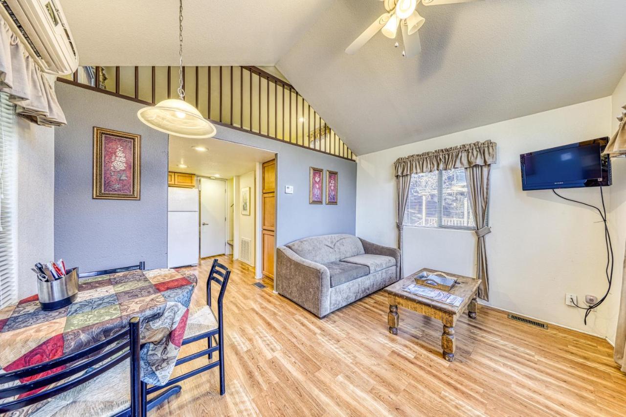 The Pecan @ Mendelbaum Winery Guest Cabins Villa Fredericksburg Exterior photo